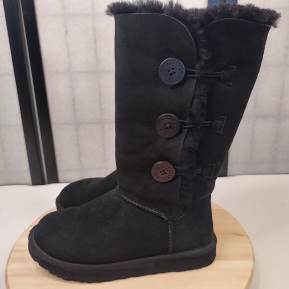 UGG Bailey Button Triplet II Black Sheepskin Shearling Boots Women US 7 - Picture 7 of 16
